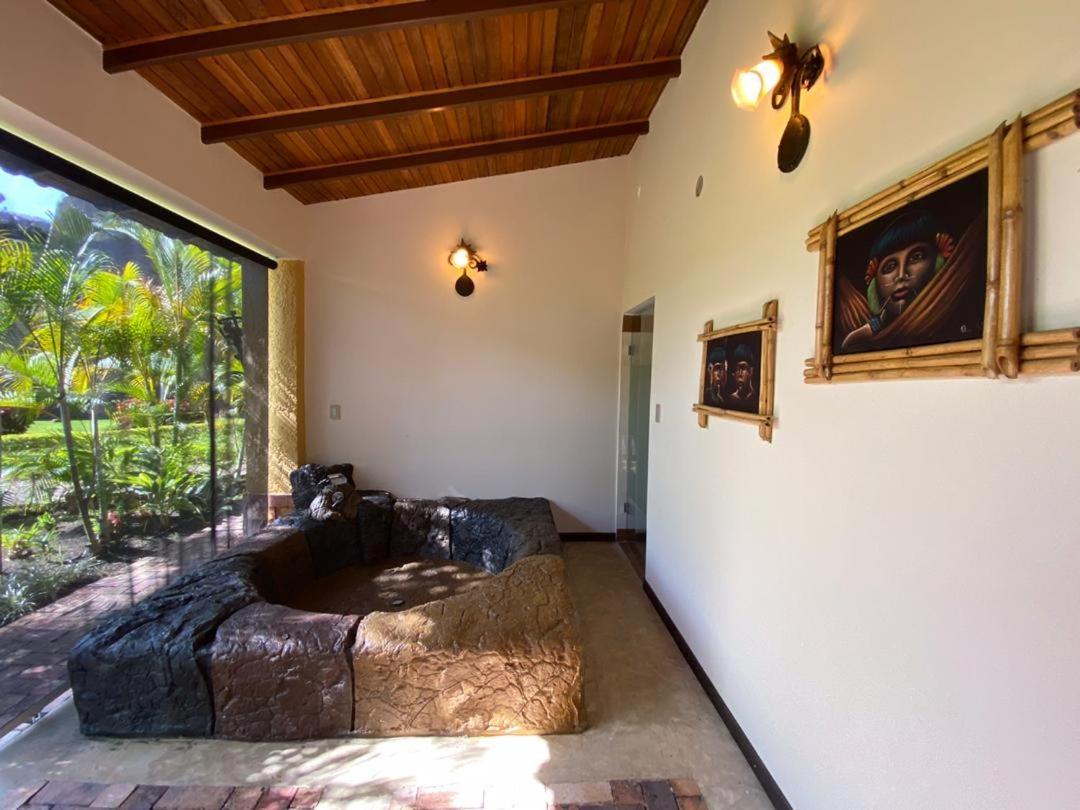Ara Meru Lodge Canaima Exterior photo